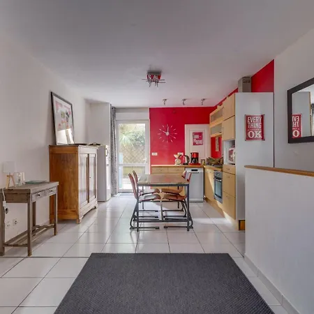 Charming Townhouse With Terrace 4*