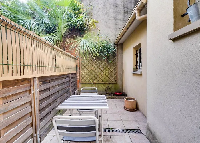 Charming Townhouse With Terrace 4*