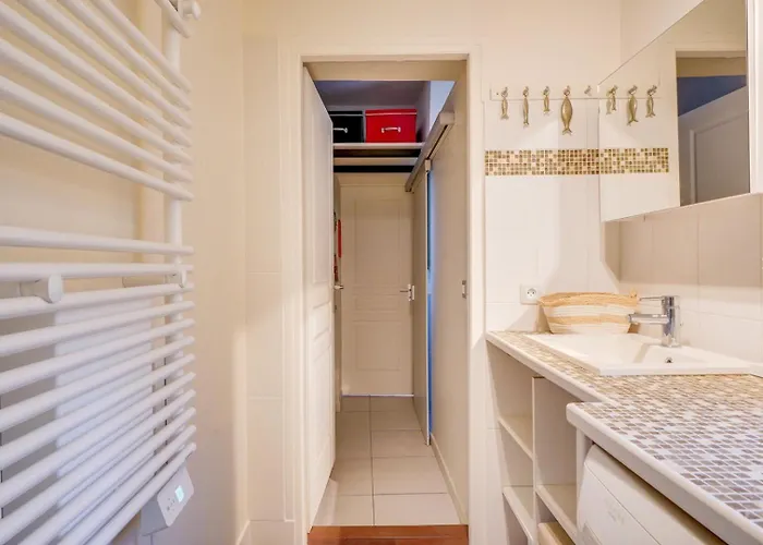 Charming Townhouse With Terrace 4*