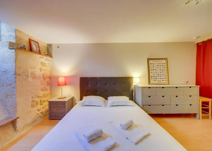 Maison d'hôtes Charming Townhouse With Terrace 4*